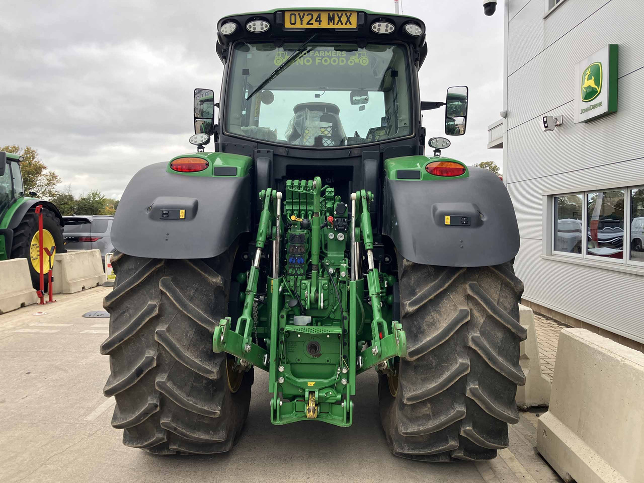 John Deere 6R 250 - Traktor: obrázek 4 John Deere 6R 250 - Traktor: obrázek 4