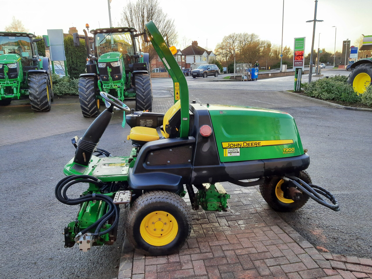 John Deere 7200 utility triple mower leasing John Deere 7200 utility triple mower: obrázek 7