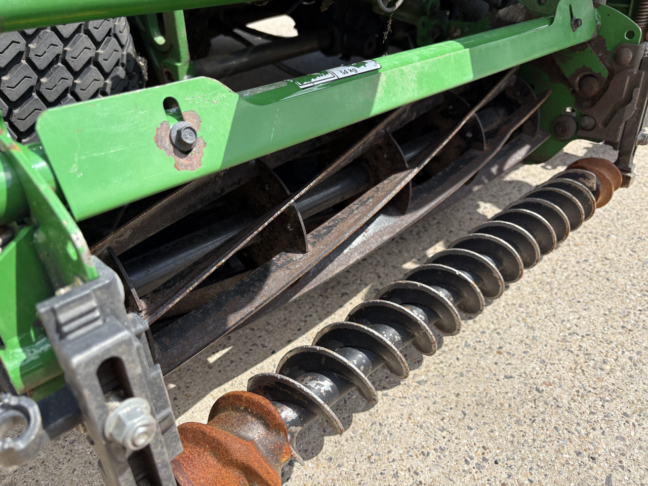 Sekačka na trávu John Deere 7200A Triple Mower: obrázek 7 Sekačka na trávu John Deere 7200A Triple Mower: obrázek 7