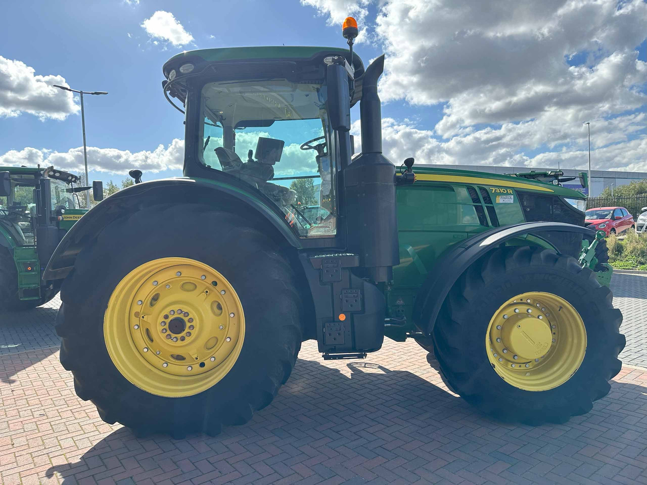John Deere 7310R - Traktor: obrázek 5 John Deere 7310R - Traktor: obrázek 5