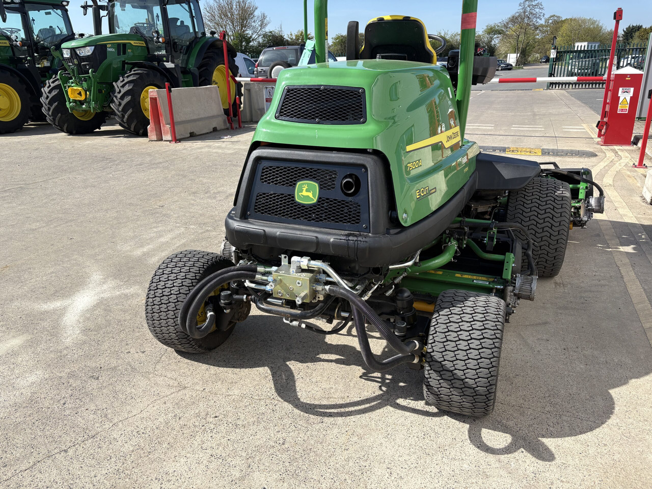 John Deere 7500A E-Cut - Sekačka na trávu: obrázek 4 John Deere 7500A E-Cut - Sekačka na trávu: obrázek 4