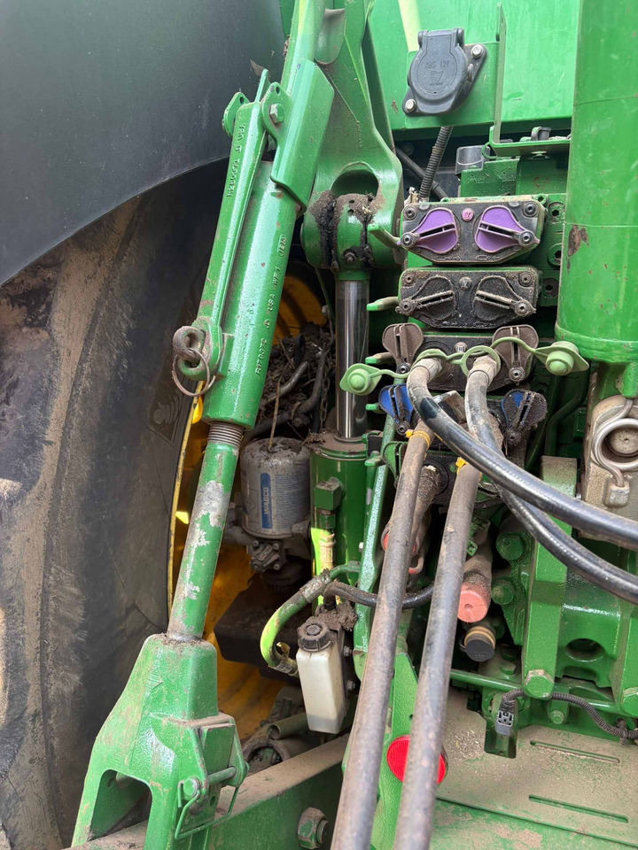 John Deere 8R 370 - Traktor: obrázek 5 John Deere 8R 370 - Traktor: obrázek 5