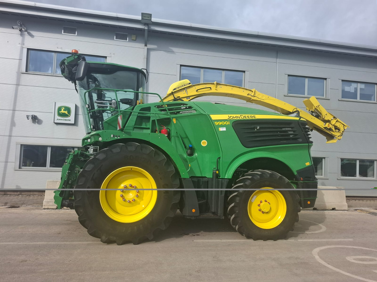 John Deere 9900i - Sklízecí řezačka: obrázek 2 John Deere 9900i - Sklízecí řezačka: obrázek 2