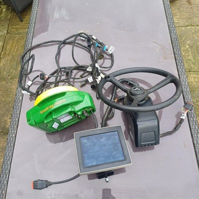 John Deere SF7000, 4240 screen + ATU300 wheel - Navigační systém pro Zemědělská technika: obrázek 2 John Deere SF7000, 4240 screen + ATU300 wheel - Navigační systém pro Zemědělská technika: obrázek 2