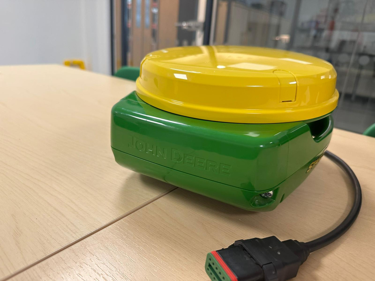 John Deere SF7000 GPS Dome - Navigační systém pro Zemědělská technika: obrázek 3 John Deere SF7000 GPS Dome - Navigační systém pro Zemědělská technika: obrázek 3