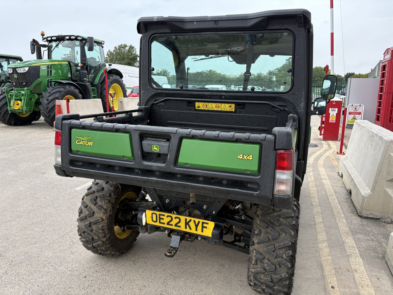 John Deere XUV865M Gator - Čtyřkolka: obrázek 4 John Deere XUV865M Gator - Čtyřkolka: obrázek 4