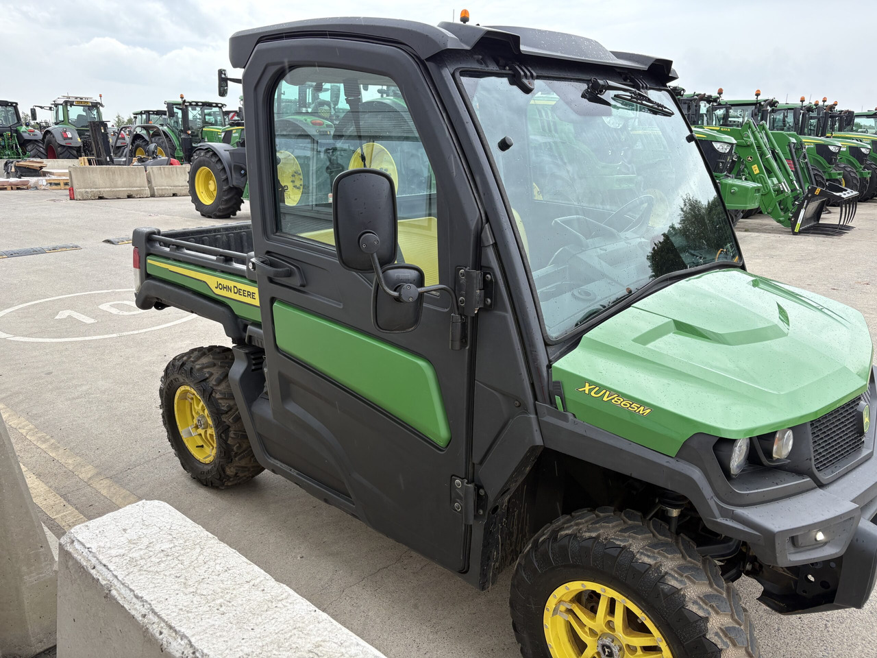 John Deere XUV865M Gator - Čtyřkolka: obrázek 3 John Deere XUV865M Gator - Čtyřkolka: obrázek 3