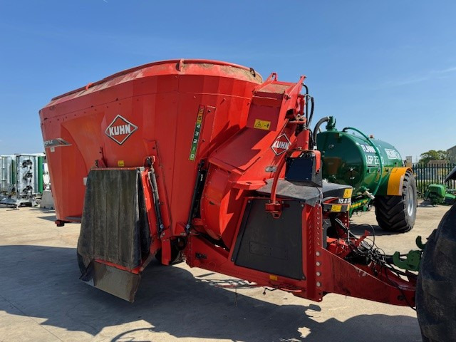 Kuhn Profile 18.2DS - Krmný míchací vůz: obrázek 1 Kuhn Profile 18.2DS - Krmný míchací vůz: obrázek 1