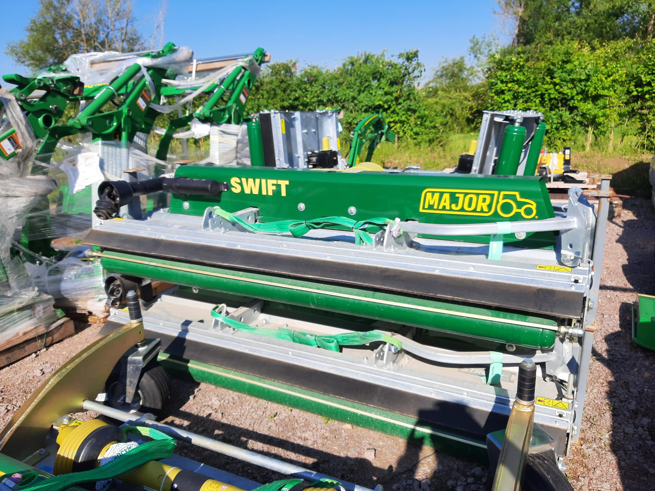 Major Swift MJ71-240 finishing mower - Sekačka na trávu: obrázek 1 Major Swift MJ71-240 finishing mower - Sekačka na trávu: obrázek 1