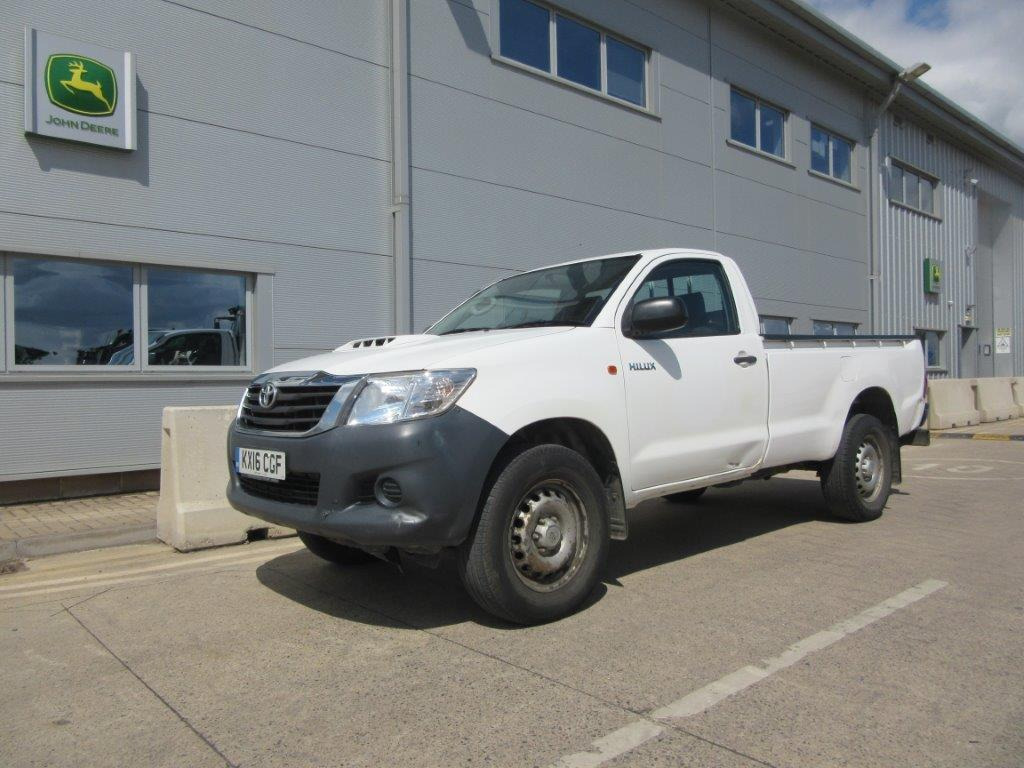 TOYOTA HILUX HI-LUXURY ACTIVE D-4D SINGLE CAB - Pick-up: obrázek 1 TOYOTA HILUX HI-LUXURY ACTIVE D-4D SINGLE CAB - Pick-up: obrázek 1