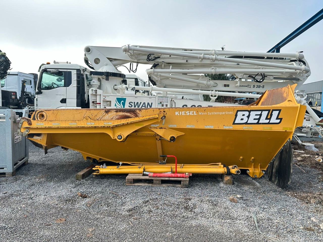 Bell B 25 E Dumper Mulden Kipper Aufbau - Sklápěcí nástavba: obrázek 1 Bell B 25 E Dumper Mulden Kipper Aufbau - Sklápěcí nástavba: obrázek 1
