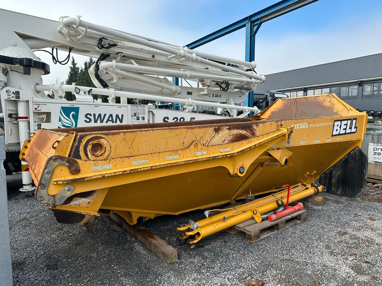 Bell B 25 E Dumper Mulden Kipper Aufbau - Sklápěcí nástavba: obrázek 3 Bell B 25 E Dumper Mulden Kipper Aufbau - Sklápěcí nástavba: obrázek 3