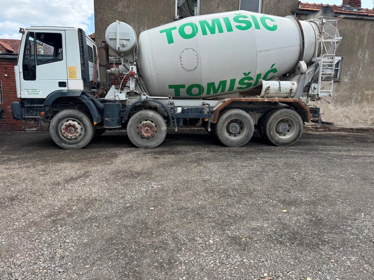 Iveco 410 EH 420 8X4 10m³ - Autodomíchávač: obrázek 4 Iveco 410 EH 420 8X4 10m³ - Autodomíchávač: obrázek 4