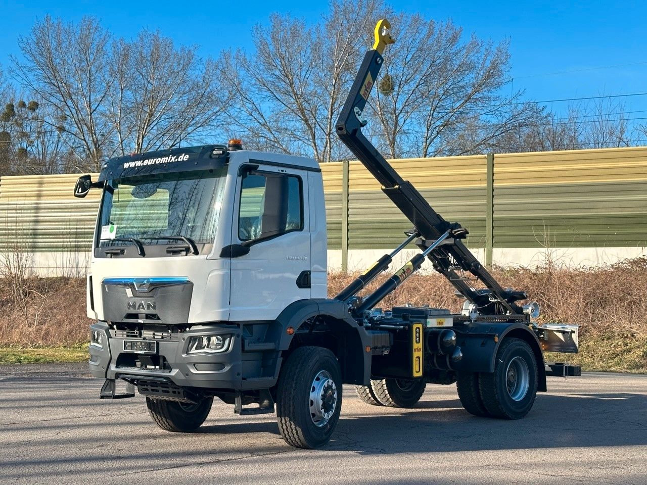 MAN TGM 18.320 4x4 Euro 6e Hyva 12-45 - Hákový nosič kontejnerů, Auto s hydraulickou rukou: obrázek 1 MAN TGM 18.320 4x4 Euro 6e Hyva 12-45 - Hákový nosič kontejnerů, Auto s hydraulickou rukou: obrázek 1