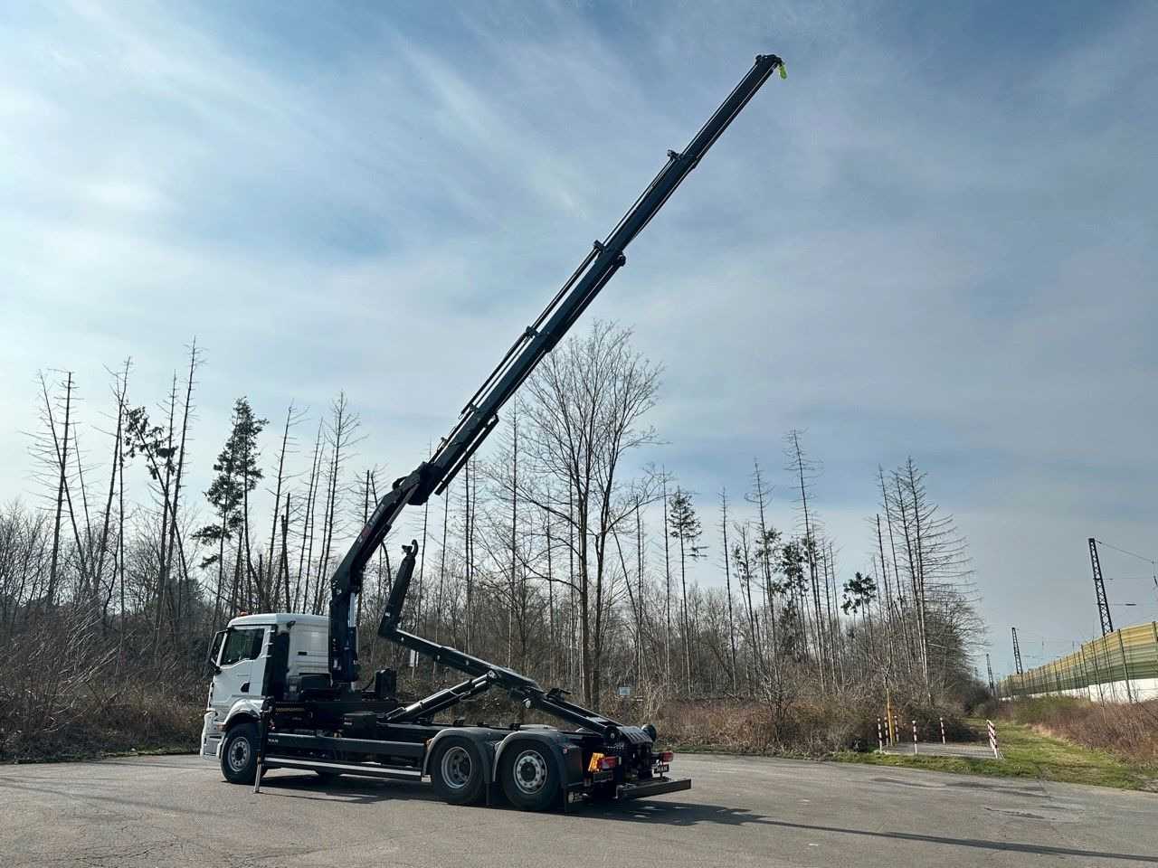 MAN TGS 26.470 6x2 Abrollkipper + Kran Hiab 228-4 - Hákový nosič kontejnerů, Auto s hydraulickou rukou: obrázek 3 MAN TGS 26.470 6x2 Abrollkipper + Kran Hiab 228-4 - Hákový nosič kontejnerů, Auto s hydraulickou rukou: obrázek 3