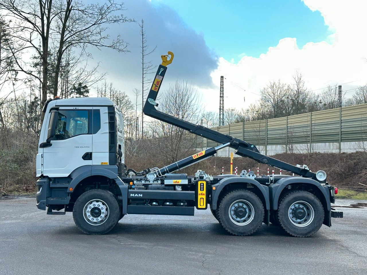 MAN TGS 33.440 6x4 Euro6e Abrollkipper Hyva - Hákový nosič kontejnerů, Auto s hydraulickou rukou: obrázek 3 MAN TGS 33.440 6x4 Euro6e Abrollkipper Hyva - Hákový nosič kontejnerů, Auto s hydraulickou rukou: obrázek 3