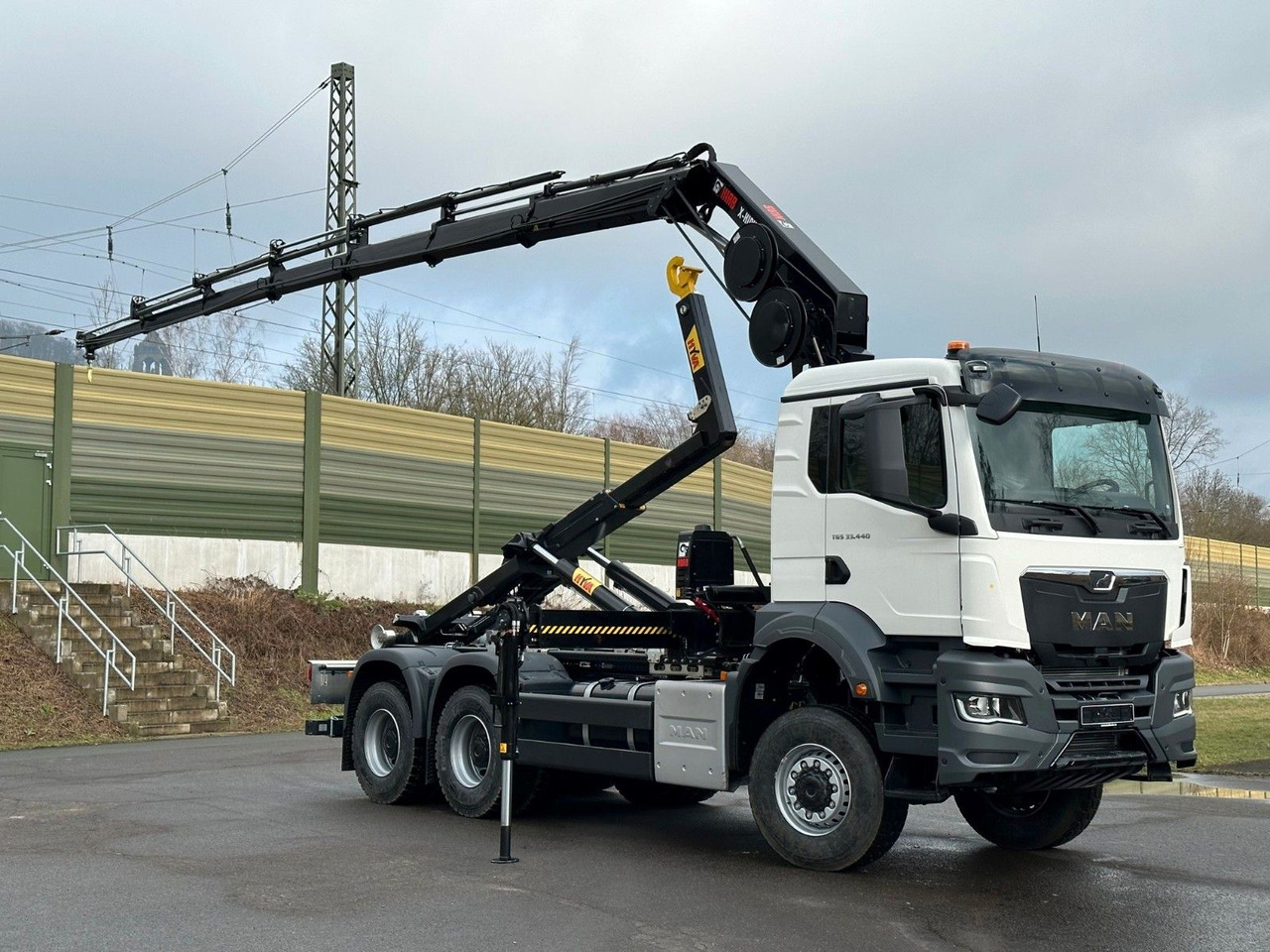 MAN TGS 33.440 6x6 BB Abrollkipper+Kran Hiab 228-6 - Hákový nosič kontejnerů, Auto s hydraulickou rukou: obrázek 3 MAN TGS 33.440 6x6 BB Abrollkipper+Kran Hiab 228-6 - Hákový nosič kontejnerů, Auto s hydraulickou rukou: obrázek 3