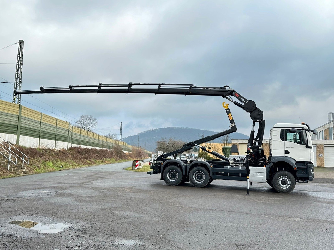 MAN TGS 33.440 6x6 BB Abrollkipper+Kran Hiab 228-6 - Hákový nosič kontejnerů, Auto s hydraulickou rukou: obrázek 4 MAN TGS 33.440 6x6 BB Abrollkipper+Kran Hiab 228-6 - Hákový nosič kontejnerů, Auto s hydraulickou rukou: obrázek 4