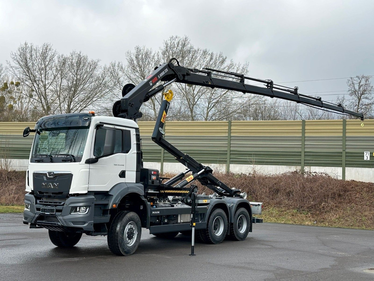 MAN TGS 33.440 6x6 BB Abrollkipper+Kran Hiab 228-6 - Hákový nosič kontejnerů, Auto s hydraulickou rukou: obrázek 1 MAN TGS 33.440 6x6 BB Abrollkipper+Kran Hiab 228-6 - Hákový nosič kontejnerů, Auto s hydraulickou rukou: obrázek 1