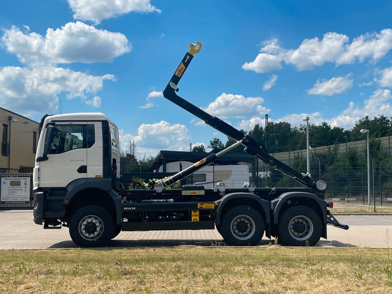 MAN TGS 33.440 6x6 Euro6e Hyva - Hiab MultiLift - Hákový nosič kontejnerů, Auto s hydraulickou rukou: obrázek 3 MAN TGS 33.440 6x6 Euro6e Hyva - Hiab MultiLift - Hákový nosič kontejnerů, Auto s hydraulickou rukou: obrázek 3