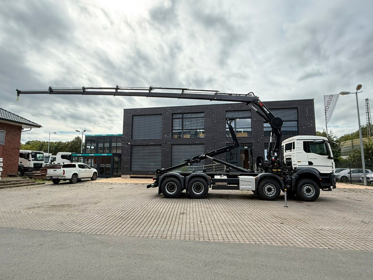 MAN TGS 35.480 8x4 Abrollkipper + Kran HIAB 228-6 - Hákový nosič kontejnerů, Auto s hydraulickou rukou: obrázek 3 MAN TGS 35.480 8x4 Abrollkipper + Kran HIAB 228-6 - Hákový nosič kontejnerů, Auto s hydraulickou rukou: obrázek 3