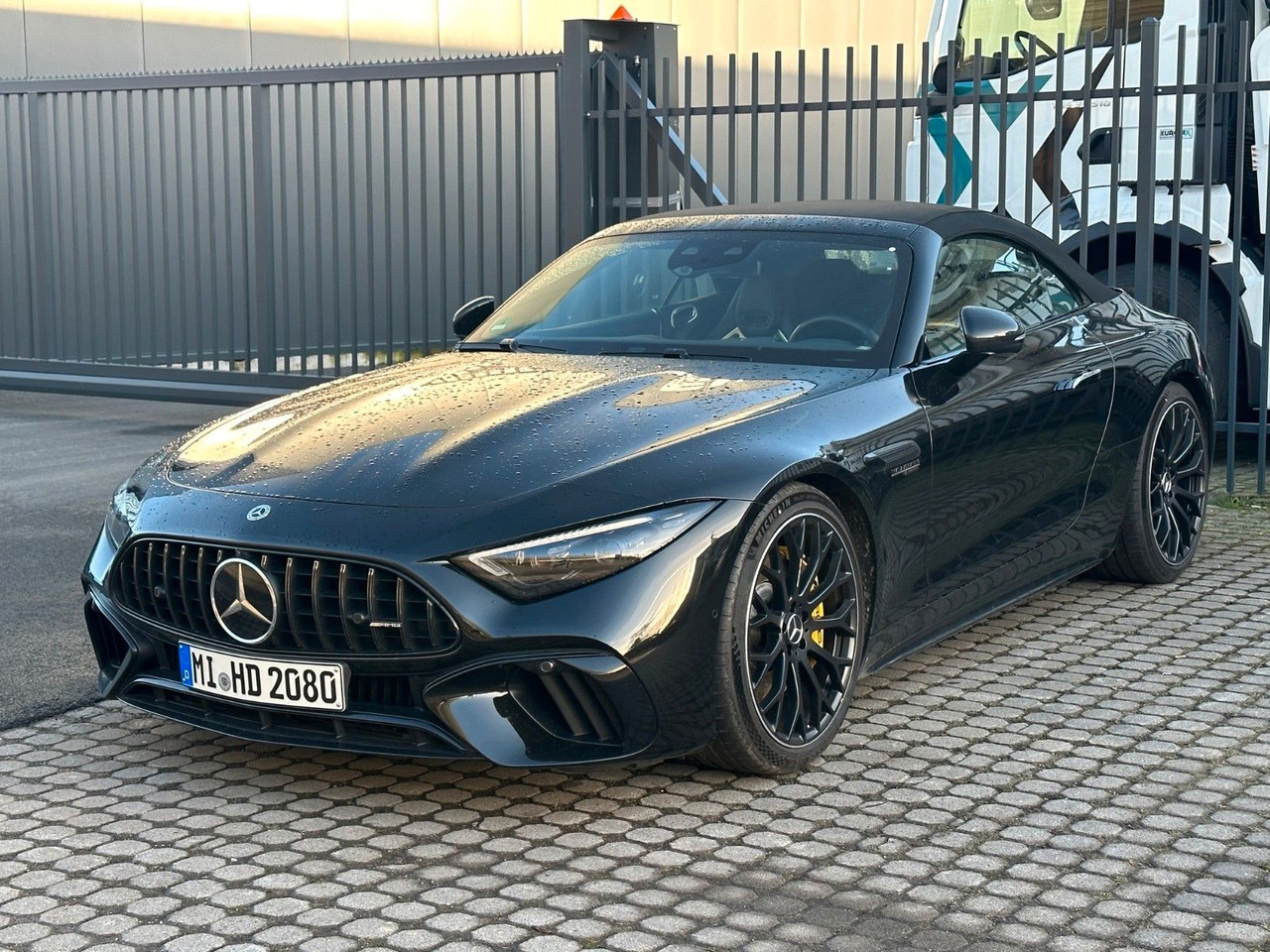 Mercedes-Benz SL 63 AMG Mercedes-AMG SL 63 4MATIC+ - Osobní auto: obrázek 1 Mercedes-Benz SL 63 AMG Mercedes-AMG SL 63 4MATIC+ - Osobní auto: obrázek 1