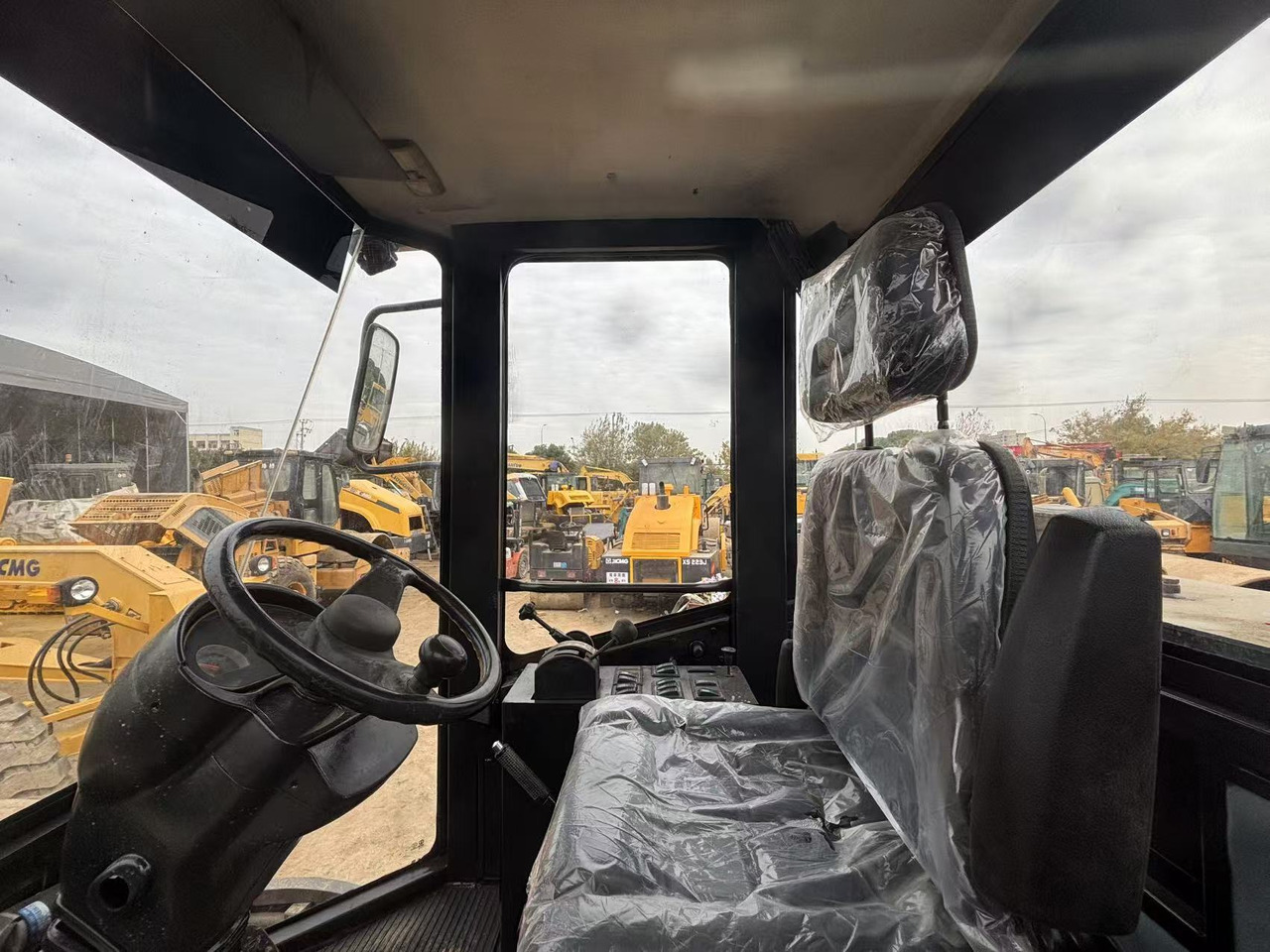 Kompaktor CATERPILLAR CS683E: obrázek 6 Kompaktor CATERPILLAR CS683E: obrázek 6