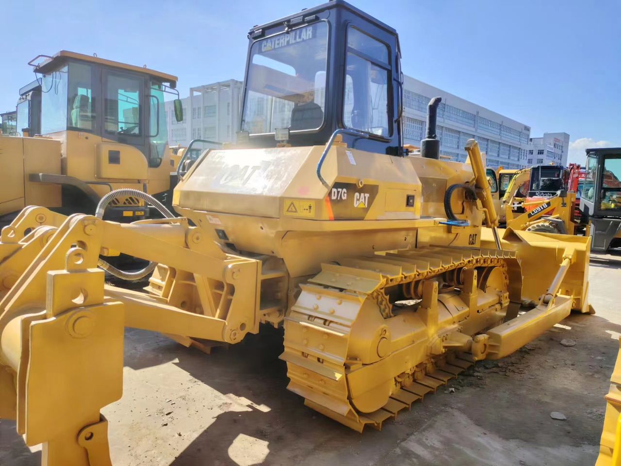 CATERPILLAR D7G - Buldozer: obrázek 3 CATERPILLAR D7G - Buldozer: obrázek 3