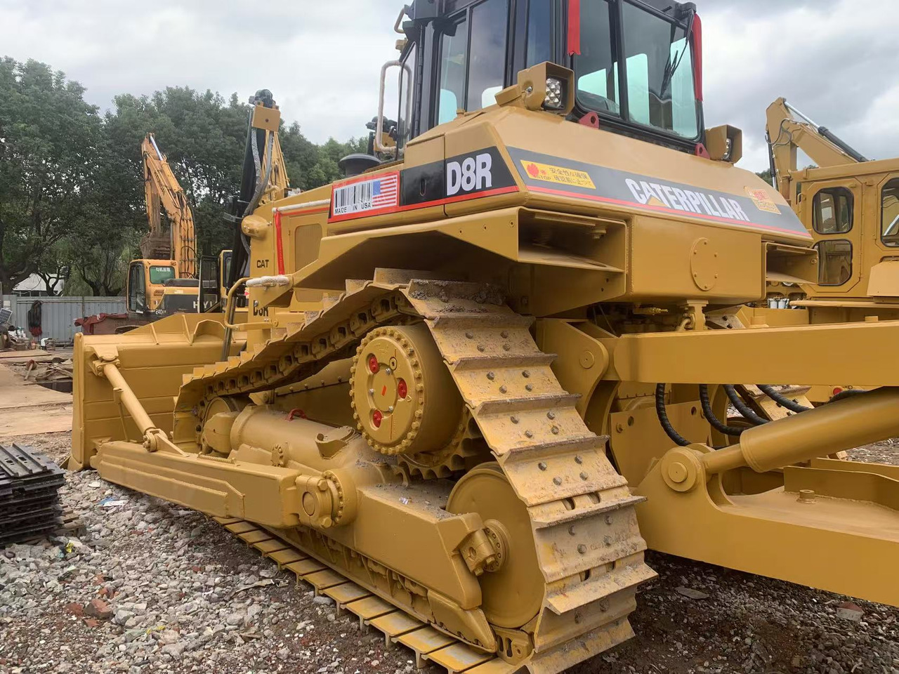 CATERPILLAR D8R - Buldozer: obrázek 2 CATERPILLAR D8R - Buldozer: obrázek 2