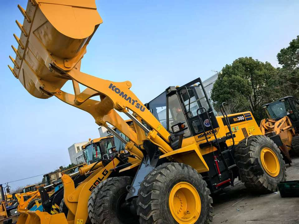 Japan Komatsu WA380-3 WA380-6 WA400-1 WA400-3 WA320-6 WA430-5 Mining Wheel Loader, Used Komatsu WA380 Mini Front End Loader - Kolový nakladač: obrázek 2 Japan Komatsu WA380-3 WA380-6 WA400-1 WA400-3 WA320-6 WA430-5 Mining Wheel Loader, Used Komatsu WA380 Mini Front End Loader - Kolový nakladač: obrázek 2