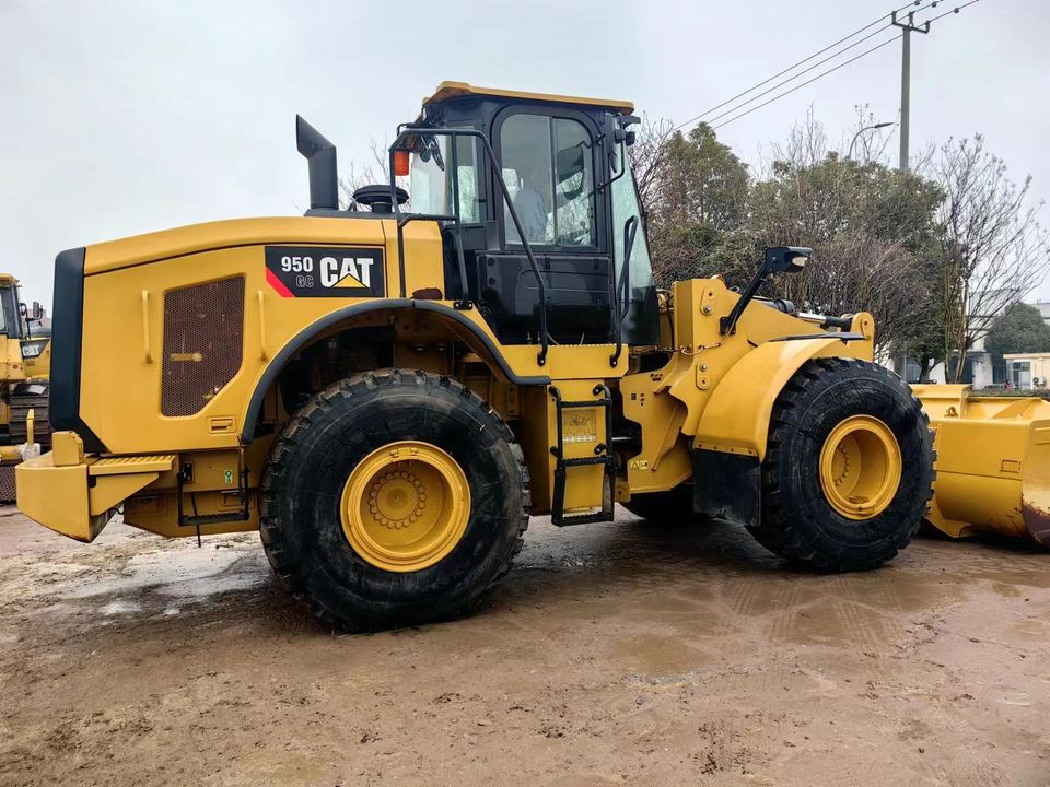 Low Price Sale! Used CAT 950GC Wheel Loader Original Front End Loader 950GC Loader in Shanghai China - Kolový nakladač: obrázek 4 Low Price Sale! Used CAT 950GC Wheel Loader Original Front End Loader 950GC Loader in Shanghai China - Kolový nakladač: obrázek 4