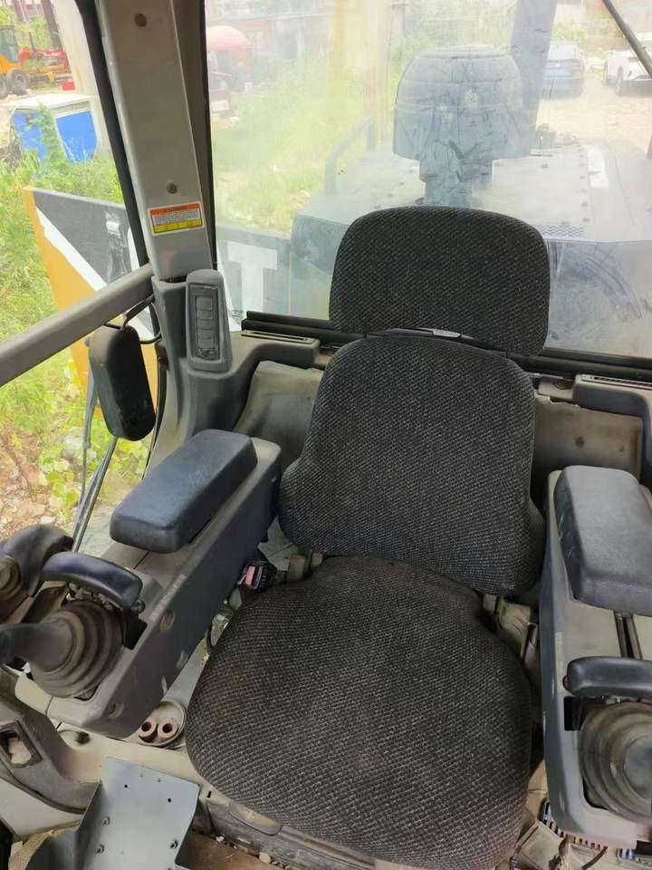 Original CAT 160M Grader Used Caterpillar Brand CAT 140H 140K 160K 120H 14G Motor Grader High Quality - Grejdr: obrázek 5 Original CAT 160M Grader Used Caterpillar Brand CAT 140H 140K 160K 120H 14G Motor Grader High Quality - Grejdr: obrázek 5