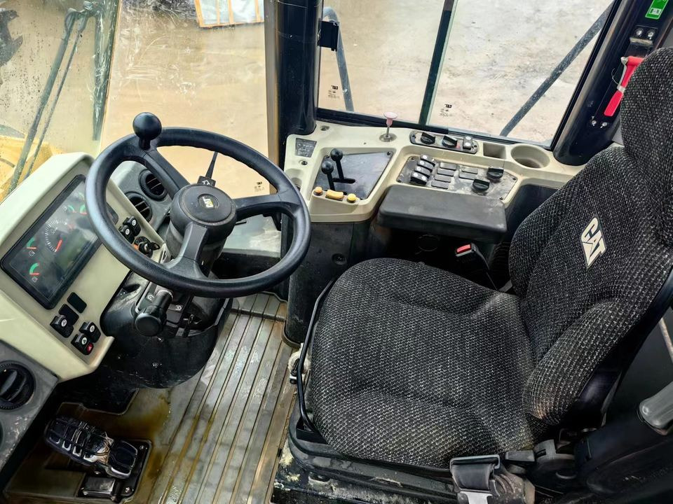 Second Hand Caterpillar CAT 950GC Wheel Loader Used CAT 950GC Wheel Loaders 950GC in Low Price for Hot Sale - Kolový nakladač: obrázek 5 Second Hand Caterpillar CAT 950GC Wheel Loader Used CAT 950GC Wheel Loaders 950GC in Low Price for Hot Sale - Kolový nakladač: obrázek 5