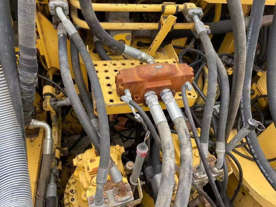 USED EXCAVATOR Good Condition Komatsu PC600-8 Original Japan Cheap Used Excavators Used Original Japan Komatsu PC600 - Pásové rýpadlo: obrázek 3 USED EXCAVATOR Good Condition Komatsu PC600-8 Original Japan Cheap Used Excavators Used Original Japan Komatsu PC600 - Pásové rýpadlo: obrázek 3