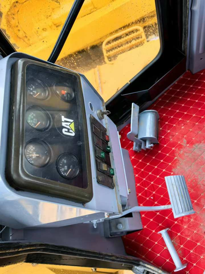 Used CAT D6G2 Bulldozer for Sale Used CAT Dozer D6H Used Caterpillar D6H D6T D6D D6G D6MD6R Bulldozer - Buldozer: obrázek 5 Used CAT D6G2 Bulldozer for Sale Used CAT Dozer D6H Used Caterpillar D6H D6T D6D D6G D6MD6R Bulldozer - Buldozer: obrázek 5