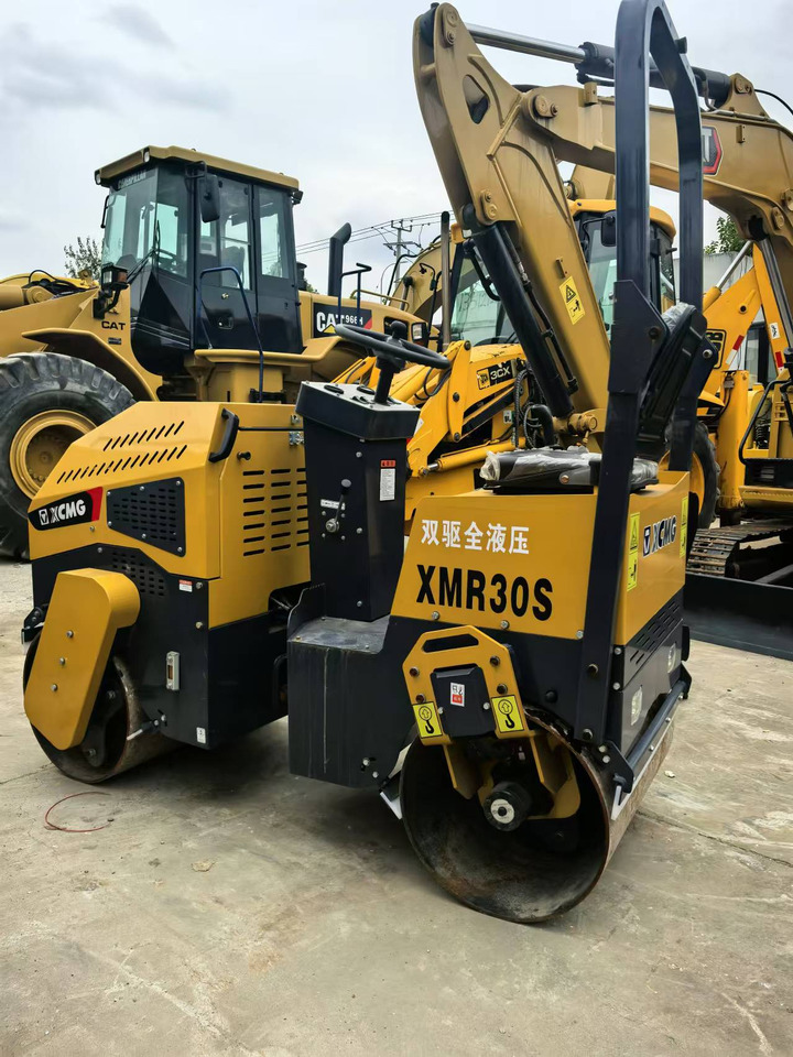 XCMG XMR30S - Válec: obrázek 3 XCMG XMR30S - Válec: obrázek 3