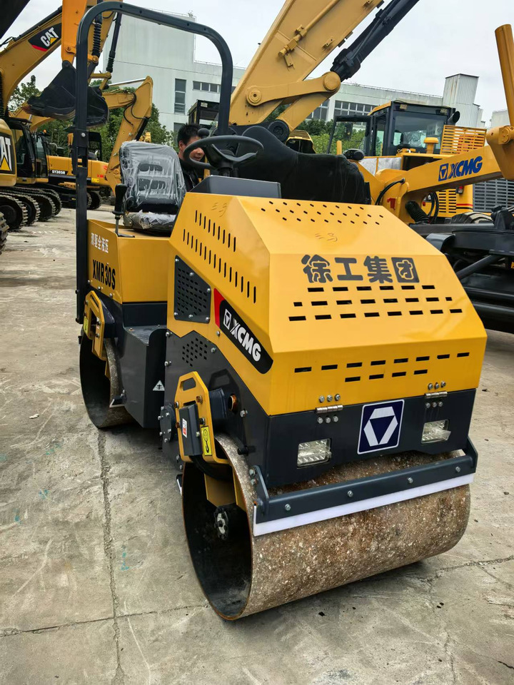 XCMG XMR30S - Válec: obrázek 1 XCMG XMR30S - Válec: obrázek 1