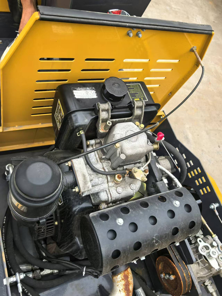 XCMG XMR30S - Válec: obrázek 5 XCMG XMR30S - Válec: obrázek 5