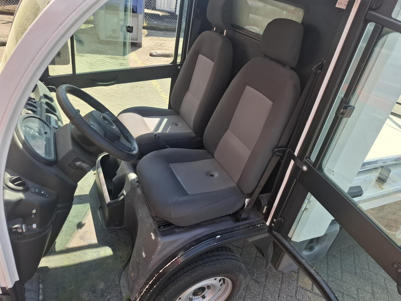 Aixam Mega E-Worker Elektrische Bakwagen RK-437-P - Golfový vozík: obrázek 2 Aixam Mega E-Worker Elektrische Bakwagen RK-437-P - Golfový vozík: obrázek 2