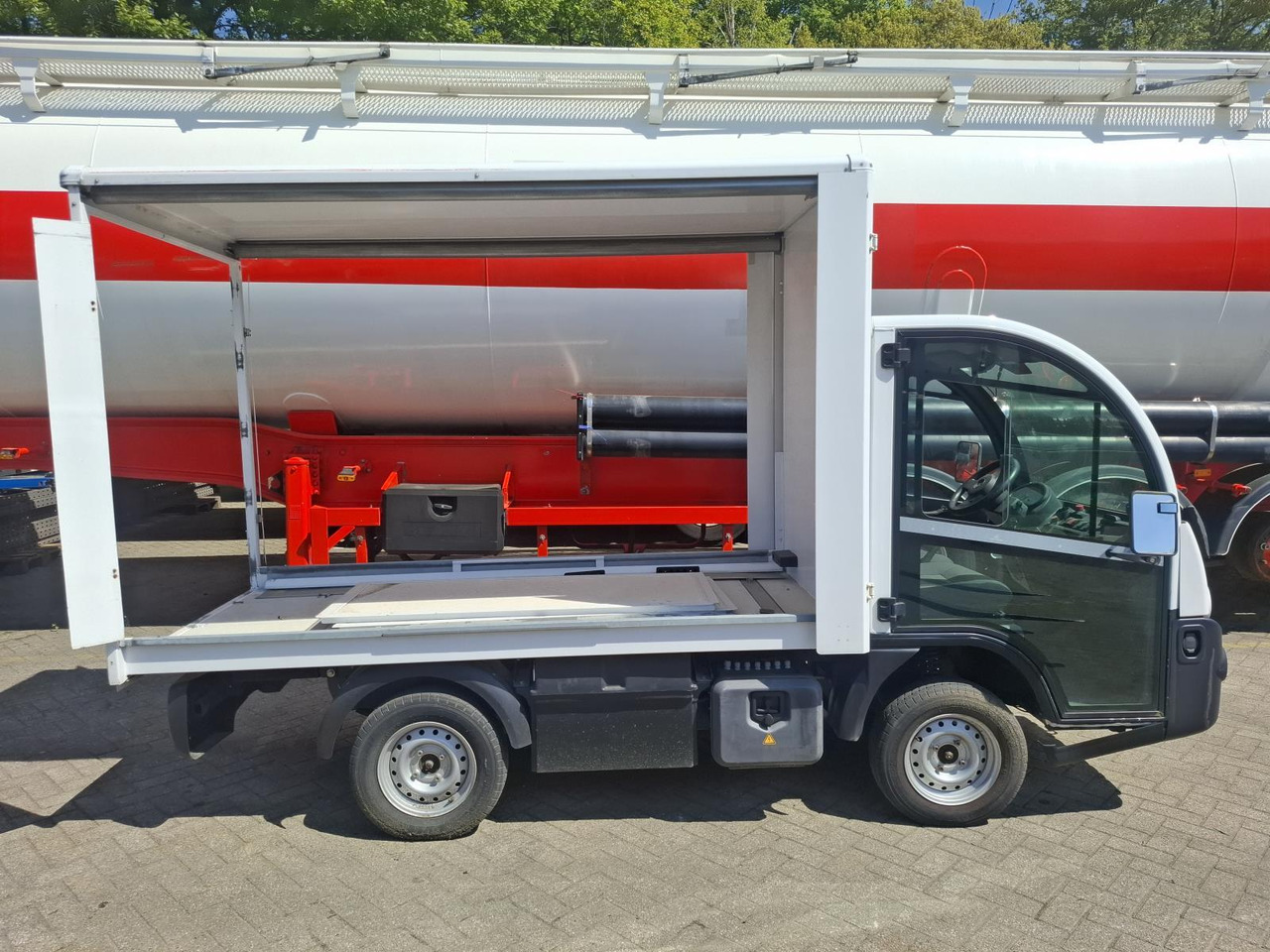 Aixam Mega E-Worker Elektrische Bakwagen RK-437-P - Golfový vozík: obrázek 5 Aixam Mega E-Worker Elektrische Bakwagen RK-437-P - Golfový vozík: obrázek 5