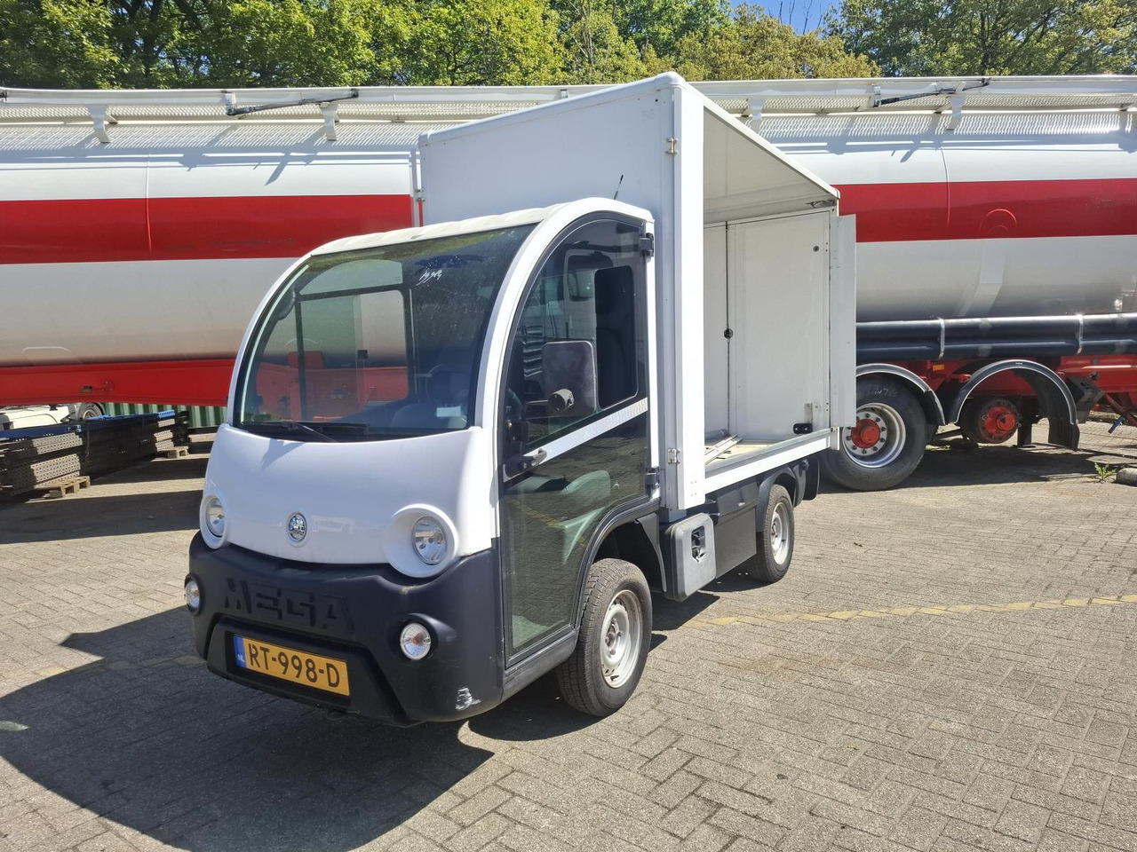Aixam Mega E-Worker Elektrische Bakwagen RT-998-D - Golfový vozík: obrázek 1 Aixam Mega E-Worker Elektrische Bakwagen RT-998-D - Golfový vozík: obrázek 1
