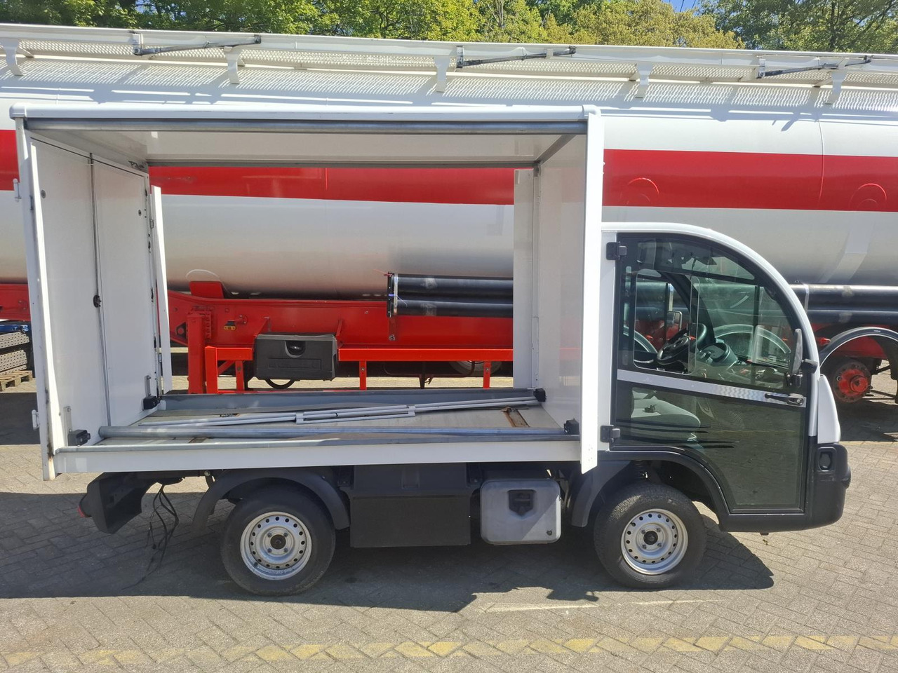 Aixam Mega E-Worker Elektrische Bakwagen RT-998-D - Golfový vozík: obrázek 4 Aixam Mega E-Worker Elektrische Bakwagen RT-998-D - Golfový vozík: obrázek 4
