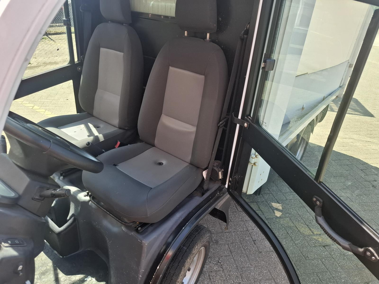 Aixam Mega E-Worker Elektrische Bakwagen RV-606-R - Golfový vozík: obrázek 5 Aixam Mega E-Worker Elektrische Bakwagen RV-606-R - Golfový vozík: obrázek 5