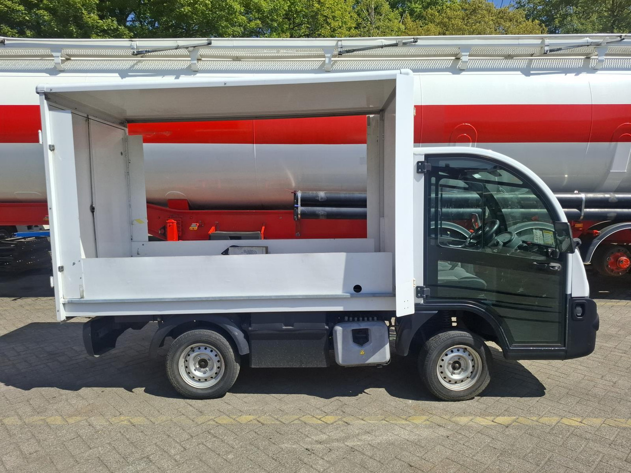 Aixam Mega E-Worker Elektrische Bakwagen RV-606-R - Golfový vozík: obrázek 3 Aixam Mega E-Worker Elektrische Bakwagen RV-606-R - Golfový vozík: obrázek 3