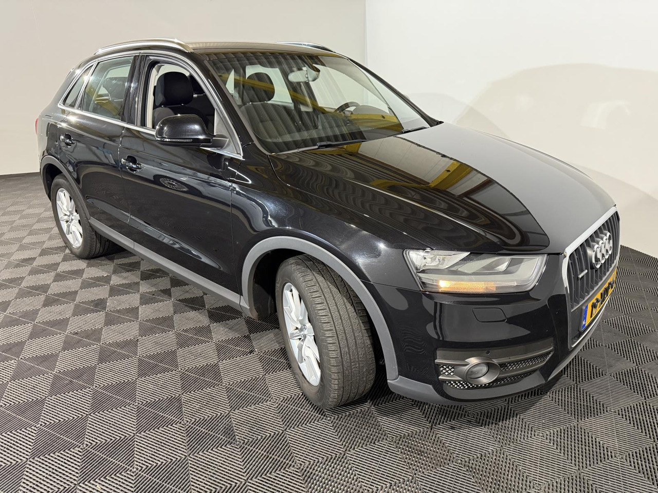 Audi | Q3 | 2.0 TFSI quattro Pro Line | 2012 | 204.122 km | 19XDP6 | Logisch - SUV: obrázek 3 Audi | Q3 | 2.0 TFSI quattro Pro Line | 2012 | 204.122 km | 19XDP6 | Logisch - SUV: obrázek 3