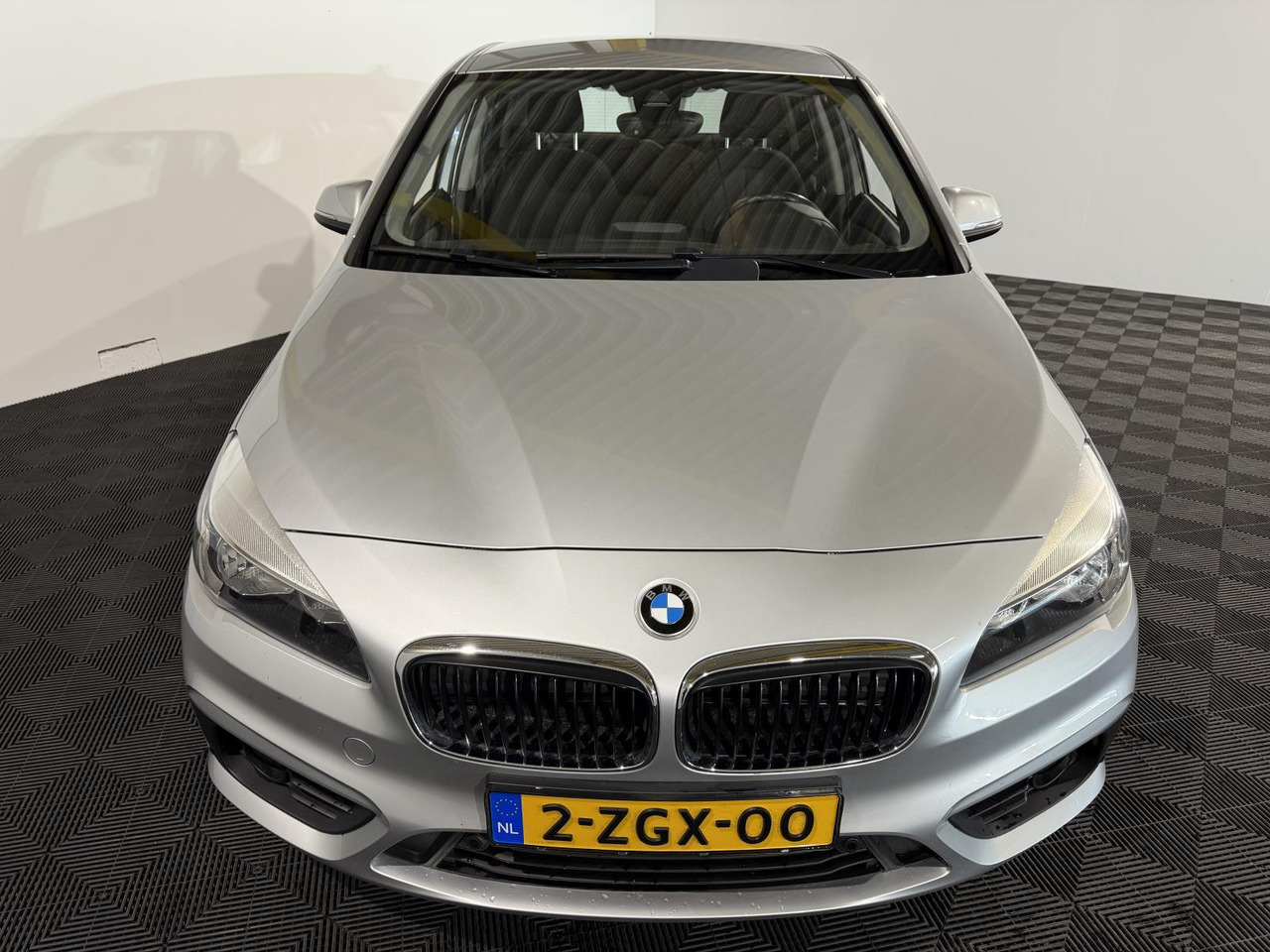 BMW 2-serie Active Tourer 218i Executive 2-ZGX-00 198.295 km - Osobní auto: obrázek 2 BMW 2-serie Active Tourer 218i Executive 2-ZGX-00 198.295 km - Osobní auto: obrázek 2