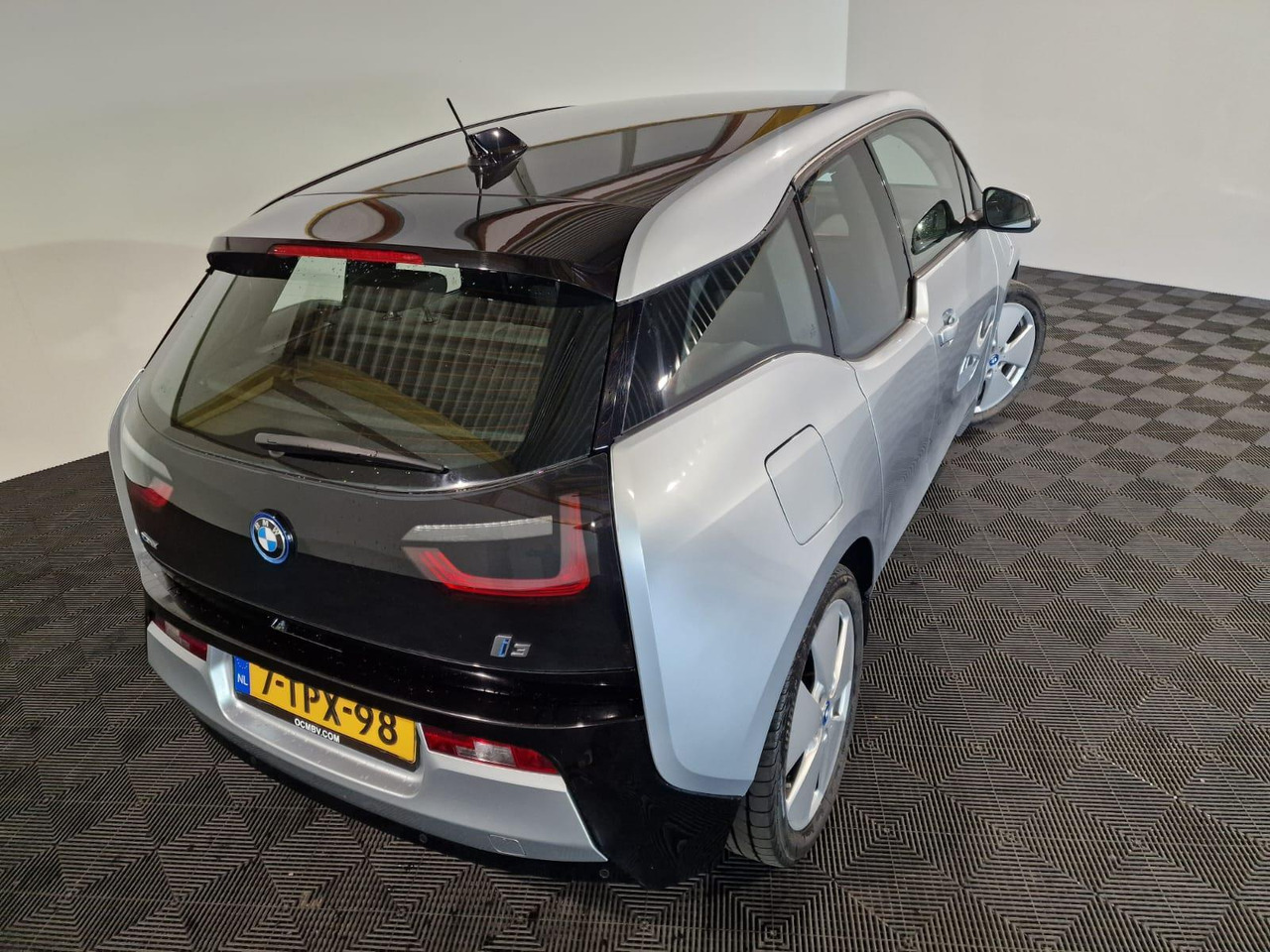 BMW i3 Range Extender 7-TPX-98 - Osobní auto: obrázek 4 BMW i3 Range Extender 7-TPX-98 - Osobní auto: obrázek 4