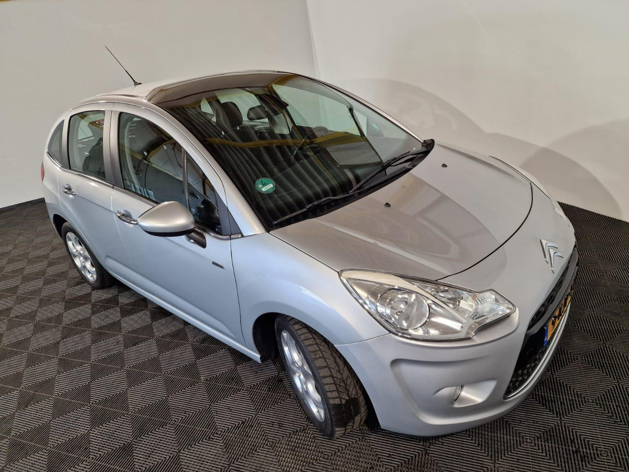 Citroen C3 1.6 Vti 2012 193.593 km 9-KJP-57 - Hatchback: obrázek 5 Citroen C3 1.6 Vti 2012 193.593 km 9-KJP-57 - Hatchback: obrázek 5