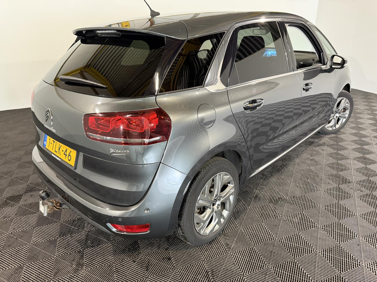Citroen C4 Picasso 1.6 THP Intensive 2014 7P 185.346 km 1-TLK-46 - Osobní auto: obrázek 4 Citroen C4 Picasso 1.6 THP Intensive 2014 7P 185.346 km 1-TLK-46 - Osobní auto: obrázek 4