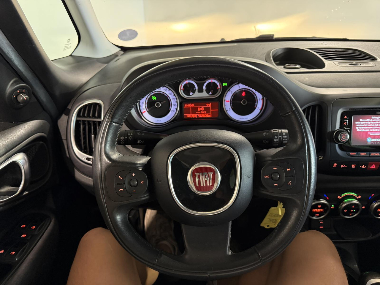 Fiat 500 L Living 0.9 TwinAir Lounge 7p. 9-TGP-37 172.608 km - Osobní auto: obrázek 3 Fiat 500 L Living 0.9 TwinAir Lounge 7p. 9-TGP-37 172.608 km - Osobní auto: obrázek 3